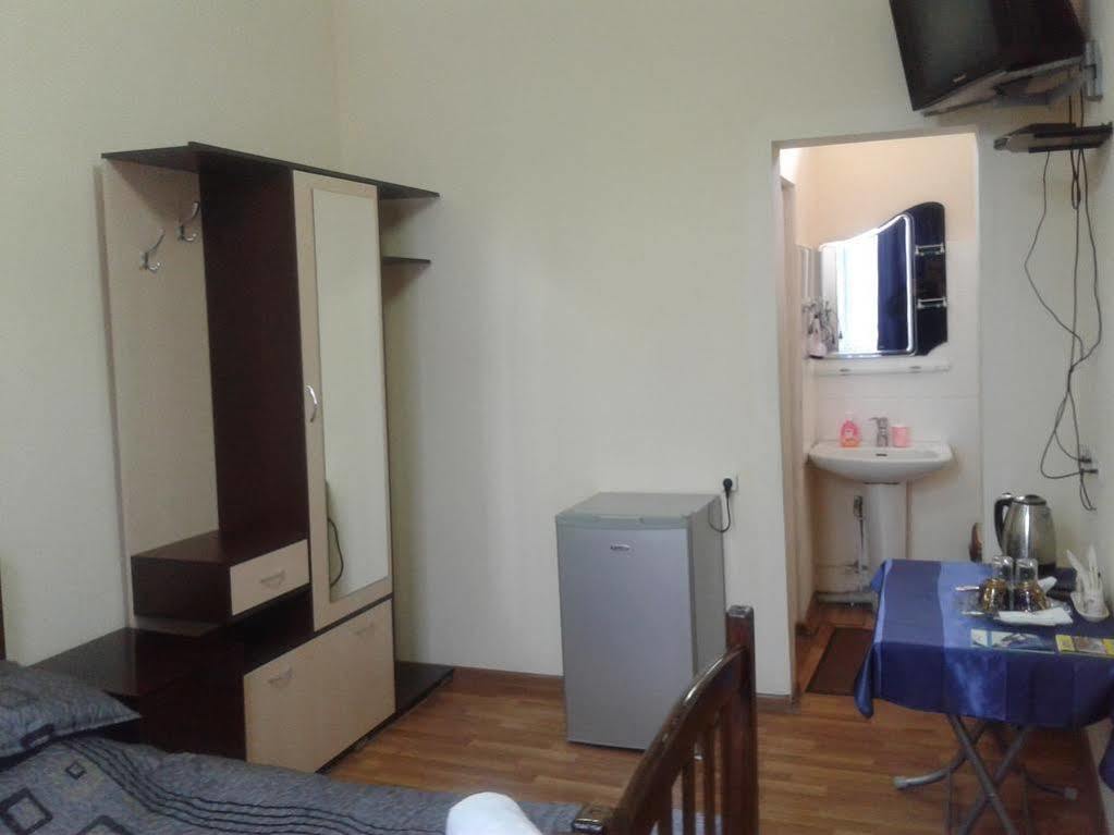 Gis Guest House ティビリシ エクステリア 写真